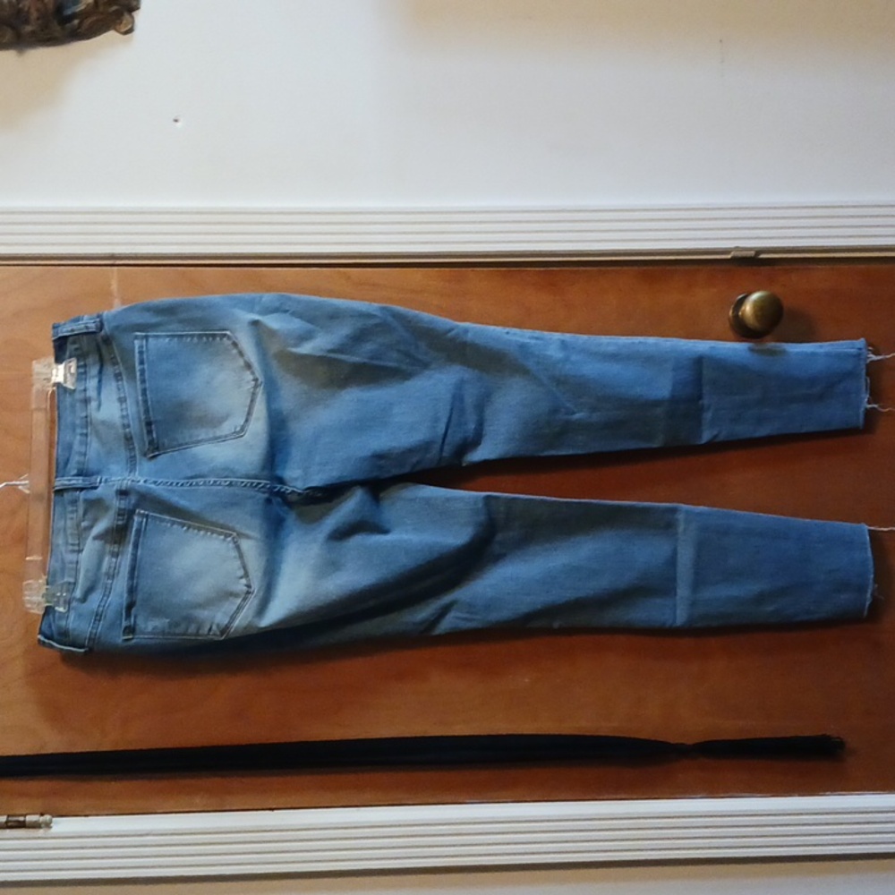 S.O.N.G Jeans - Picture 2 of 8